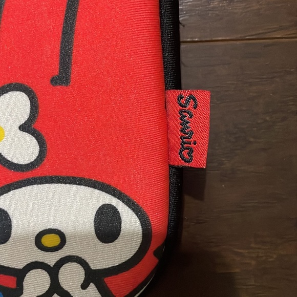 Sanrio neoprene 14”laptop case - Picture 3 of 4